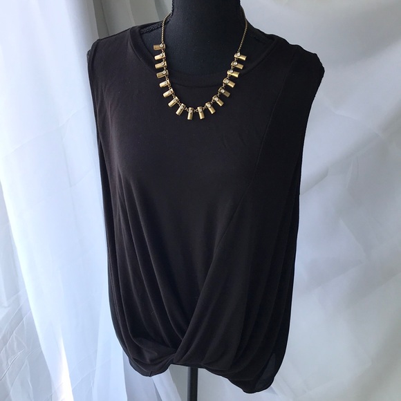 Sleeveless basic top! - Picture 1 of 6